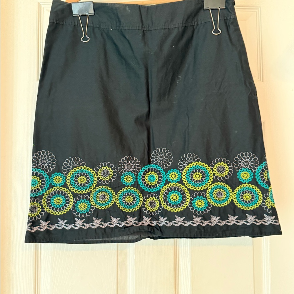 Axcess (a Liz Claiborne company) Black Skirt with Multicolor Embroidery